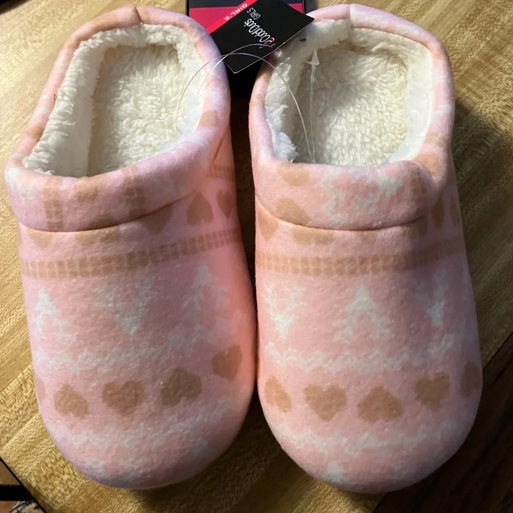 🌸Cuddl Duds Pink Heart Girls Slippers